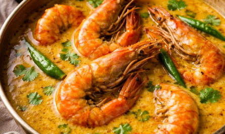 Chingri Macher Malai Curry Recipe | Bengali Prawn Dish